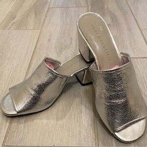 Lori Goldstein silver metallic leather Thalessa peep toe slide